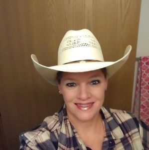 Meet your Posher, Melonie